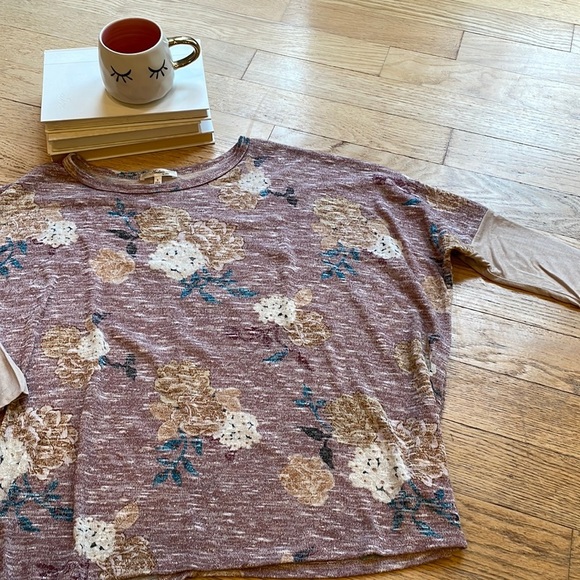 Andree by unit floral dolman top - Picture 1 of 9
